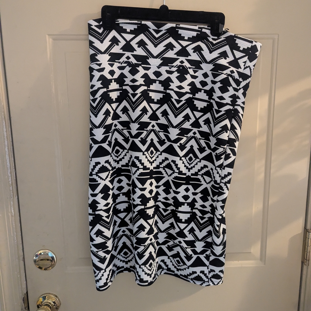 LuLaRoe Black and White Aztec Midi Skirt